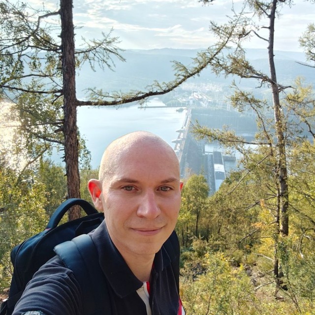 Владимир, водитель и гид